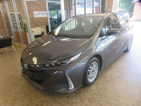 Used 2018 Toyota Prius Prime Premium FWD image 73