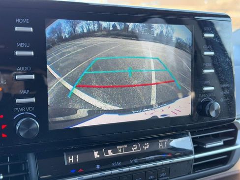 Certified 2024 Toyota Sienna LE image 23