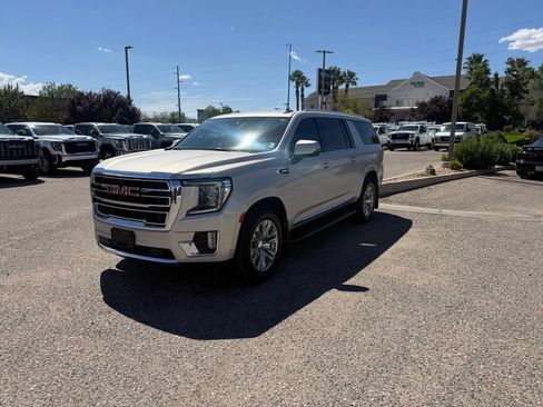 Used 2023 GMC Yukon XL SLT w/ SLT Luxury Package AWD/4WD image 1