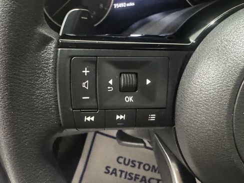 Used 2023 Nissan Rogue SV image 5