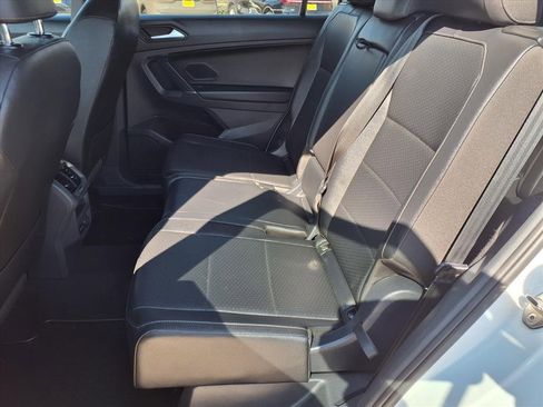 Used 2020 Volkswagen Tiguan SE R-Line image 23