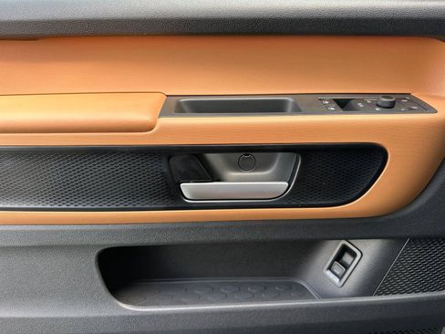 New 2025 Volkswagen ID. Buzz Pro S RWD image 10