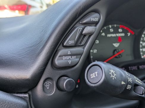 Used 2000 Chevrolet Corvette Coupe w/ Memory Pkg image 21