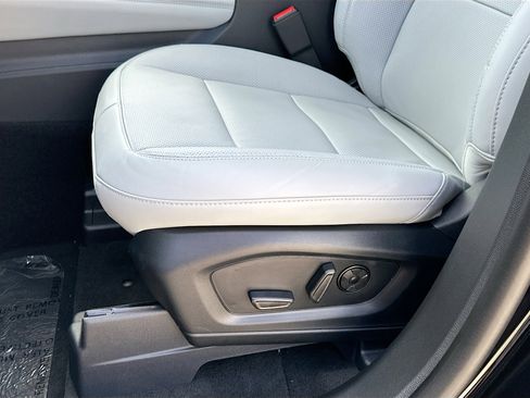 New 2026 Ford Explorer Platinum w/ LUX Leather Package AWD/4WD image 14