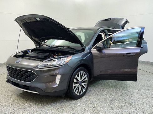 Used 2020 Ford Escape Titanium AWD/4WD image 9