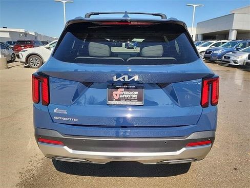 New 2025 Kia Sorento SX image 4
