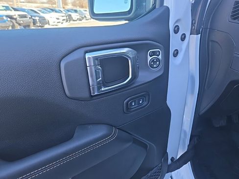 New 2026 Jeep Wrangler Unlimited Sahara AWD/4WD image 28