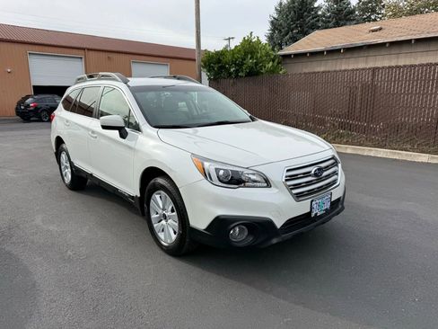 Used 2015 Subaru Outback 2.5i Premium AWD/4WD image 3