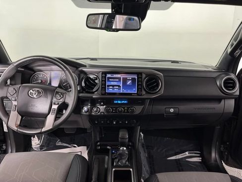 Used 2021 Toyota Tacoma TRD Off-Road w/ Technology Package AWD/4WD image 41