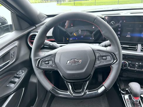 New 2025 Chevrolet Trax RS w/ Sunroof Package image 11