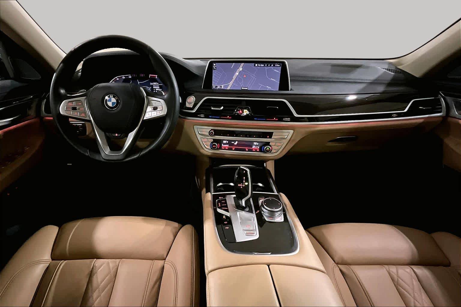 Used 2022 BMW 750i xDrive AWD/4WD image 15