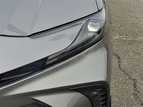 Used 2025 Toyota Camry SE image 9