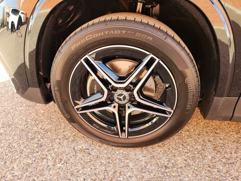 New 2025 Mercedes-Benz GLA 250 4MATIC image 11