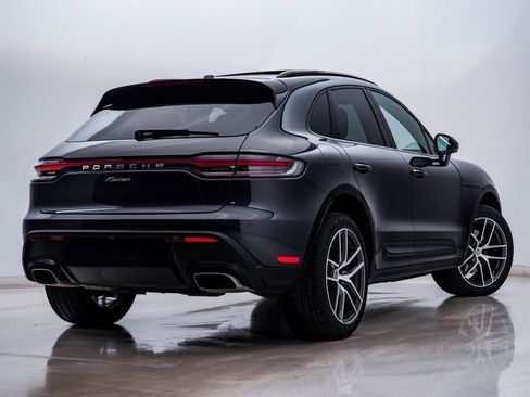 Certified 2025 Porsche Macan image 11