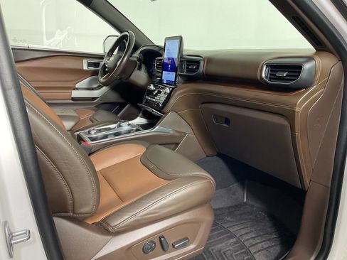 Used 2022 Ford Explorer King Ranch w/ Premium Technology Package AWD/4WD image 27