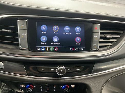 Used 2023 Buick Enclave Essence image 28