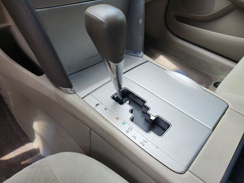 Used 2009 Toyota Camry SE FWD image 16