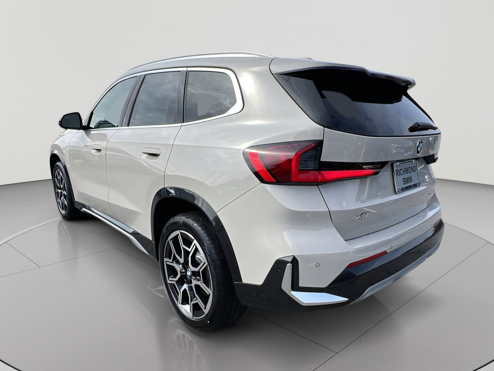 New 2026 BMW X1 xDrive28i w/ Convenience Package AWD/4WD image 3