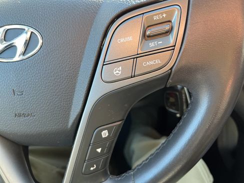 Used 2014 Hyundai Santa Fe GLS image 21