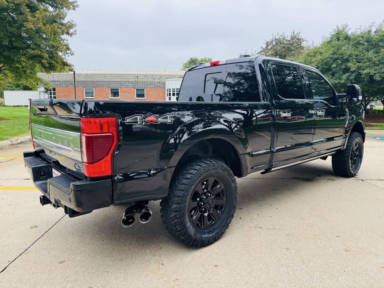Used 2021 Ford F250 Platinum AWD/4WD image 3