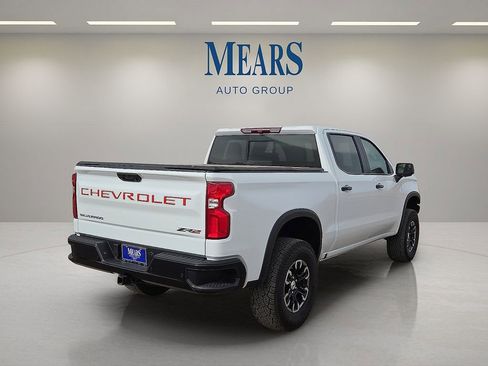 Used 2025 Chevrolet Silverado 1500 ZR2 image 5