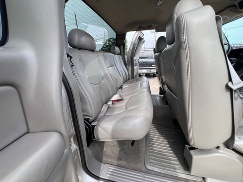 Used 2004 GMC Sierra 2500 SLT w/ Skid Plate Package image 31