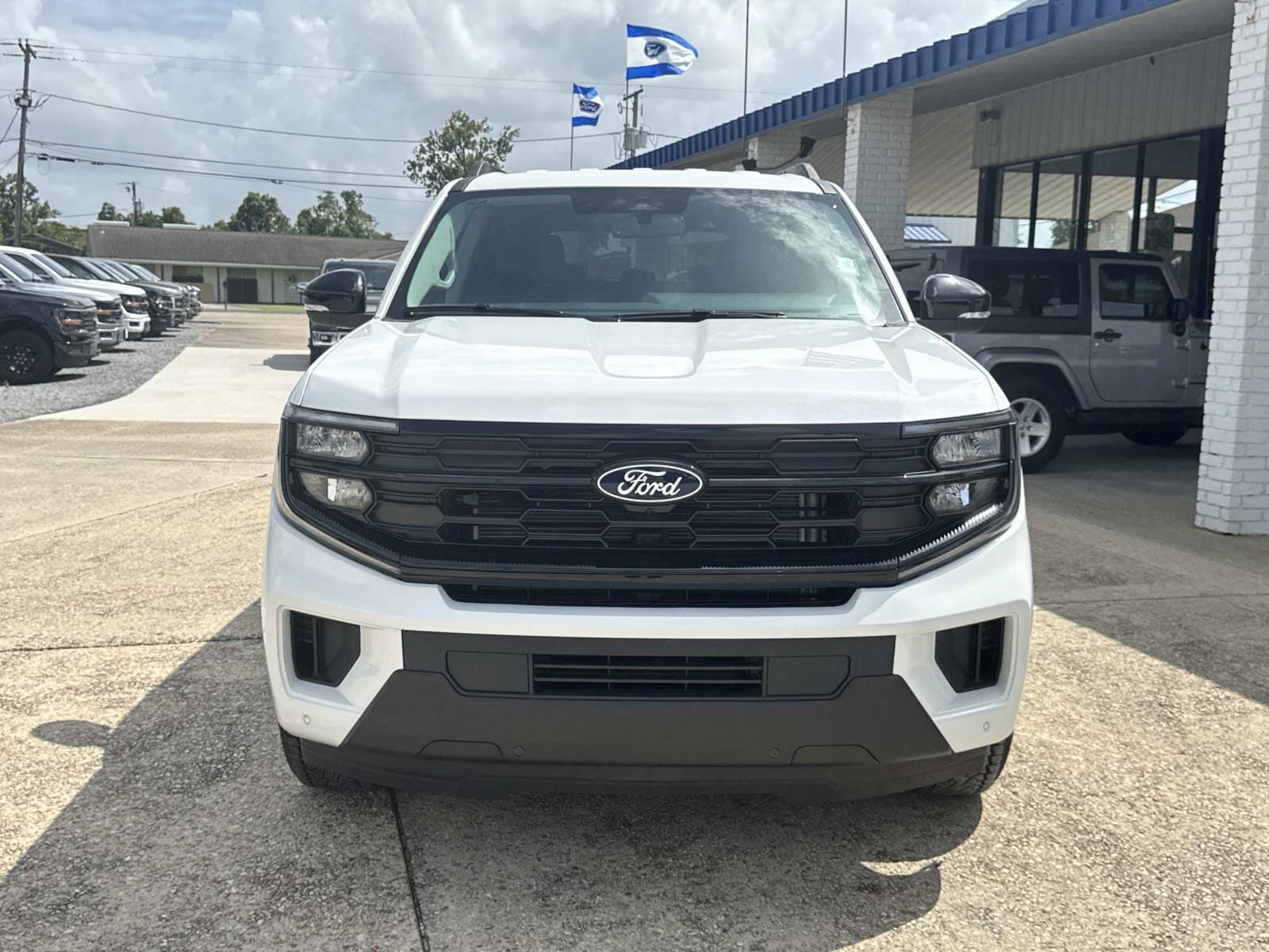 New 2027 Ford Expedition Active AWD/4WD image 2