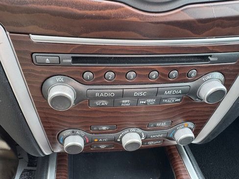 Used 2017 Nissan Pathfinder Platinum w/ Cargo Package image 21