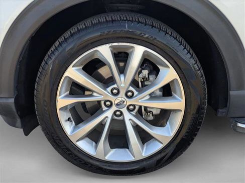 Used 2023 Ford Explorer Platinum w/ Technology Package image 27