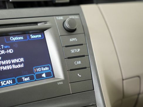 Used 2012 Toyota Prius Three image 23