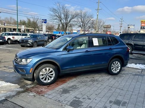 Used 2020 Volkswagen Tiguan S image 3