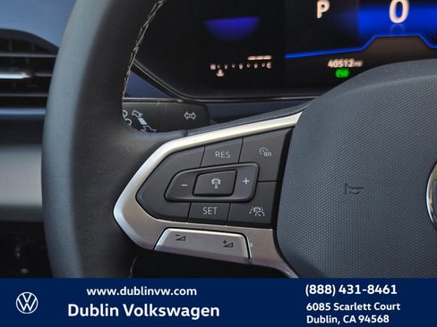Used 2023 Volkswagen Taos SE w/ Panoramic Sunroof Package FWD image 22