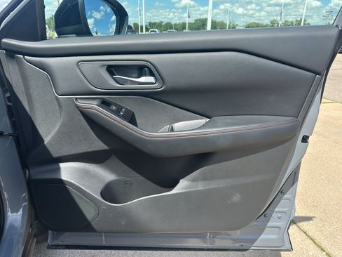 Used 2025 Nissan Rogue SV AWD/4WD image 26