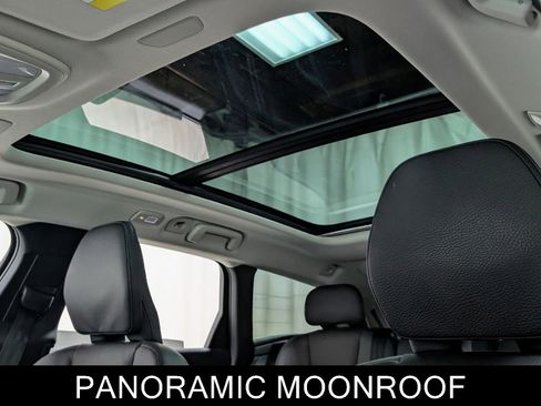 Used 2024 Volvo V90 B6 Cross Country Plus w/ Climate Package image 17