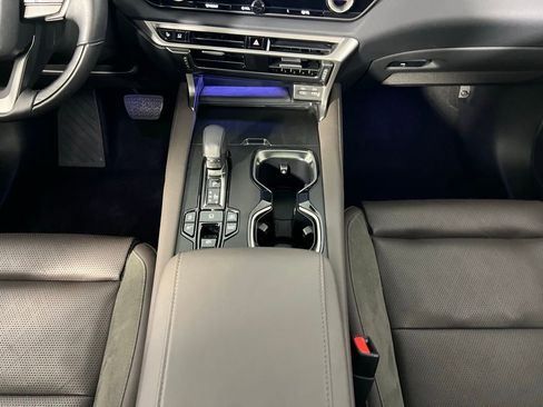 Used 2025 Lexus RX 450h AWD w/ Convenience Package image 19