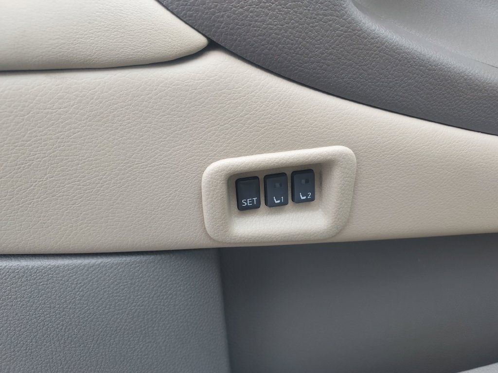 Used 2014 Nissan Murano LE w/ Platinum Edition Package AWD/4WD image 33