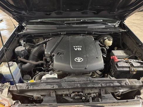 Used 2013 Toyota Tacoma Base image 28