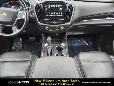 Used 2019 Chevrolet Traverse RS image 14