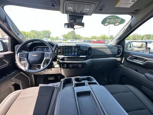 Used 2024 Chevrolet Silverado 1500 LT AWD/4WD image 21