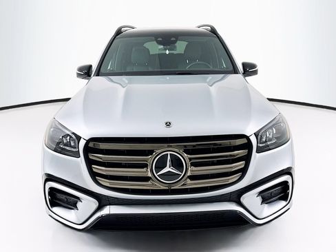 Used 2026 Mercedes-Benz GLS 580 4MATIC image 2