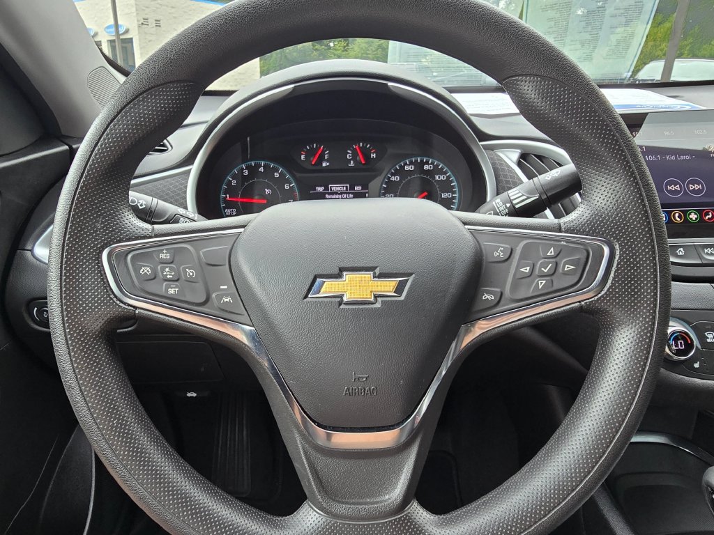 Used 2023 Chevrolet Malibu LT FWD image 16