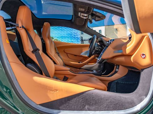 Used 2023 McLaren GT image 11