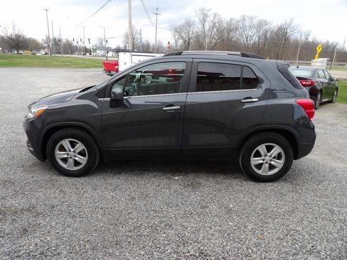 Used 2018 Chevrolet Trax LT w/ LT Convenience Package image 3