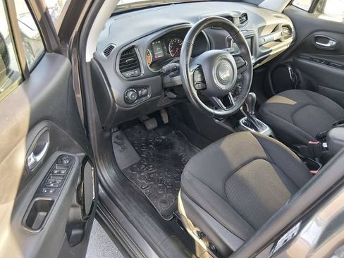 Used 2018 Jeep Renegade Altitude w/ Popular Equipment Group FWD image 9