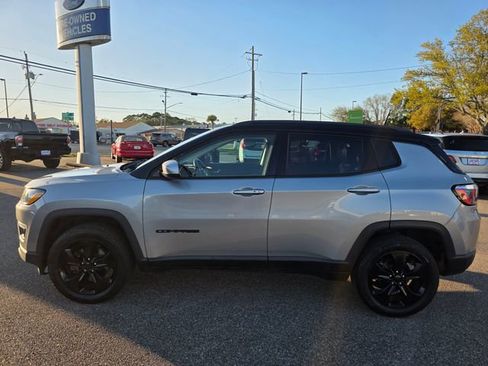 Used 2018 Jeep Compass Latitude image 5