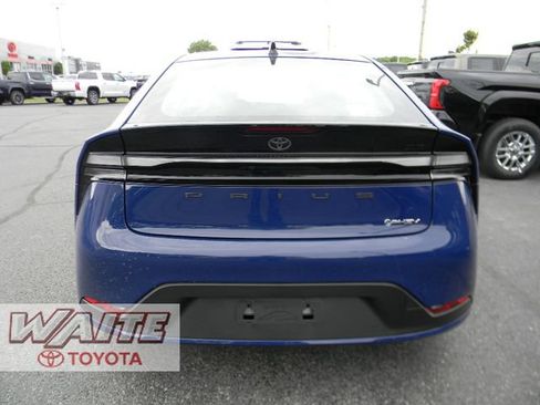 New 2026 Toyota Prius Plug-In Hybrid FWD image 3