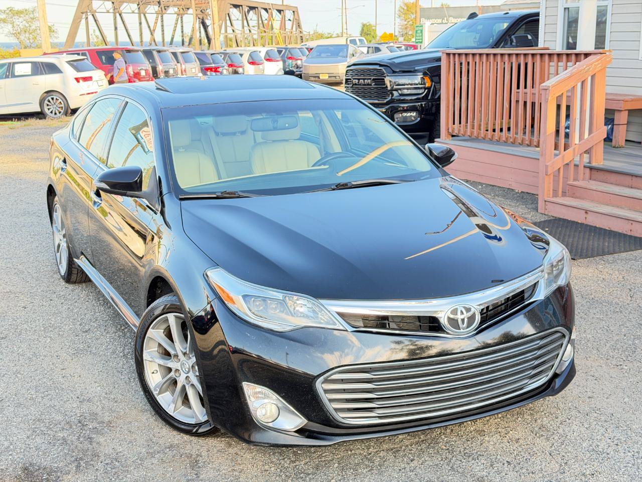 Used 2015 Toyota Avalon XLE Touring FWD image 2