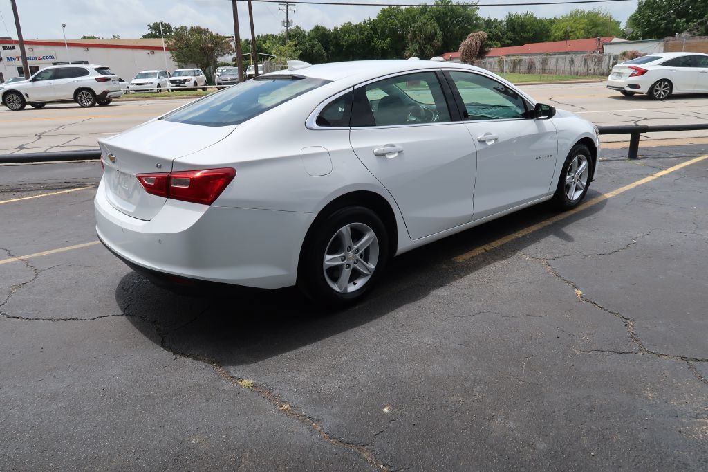 Used 2023 Chevrolet Malibu LT w/ Driver Confidence Package FWD image 3