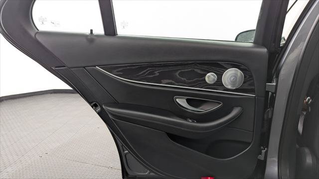 Used 2018 Mercedes-Benz E 400 4MATIC Sedan image 16