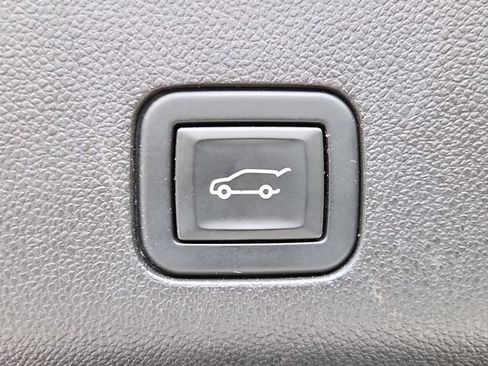 Certified 2021 Chevrolet Suburban RST AWD/4WD image 6